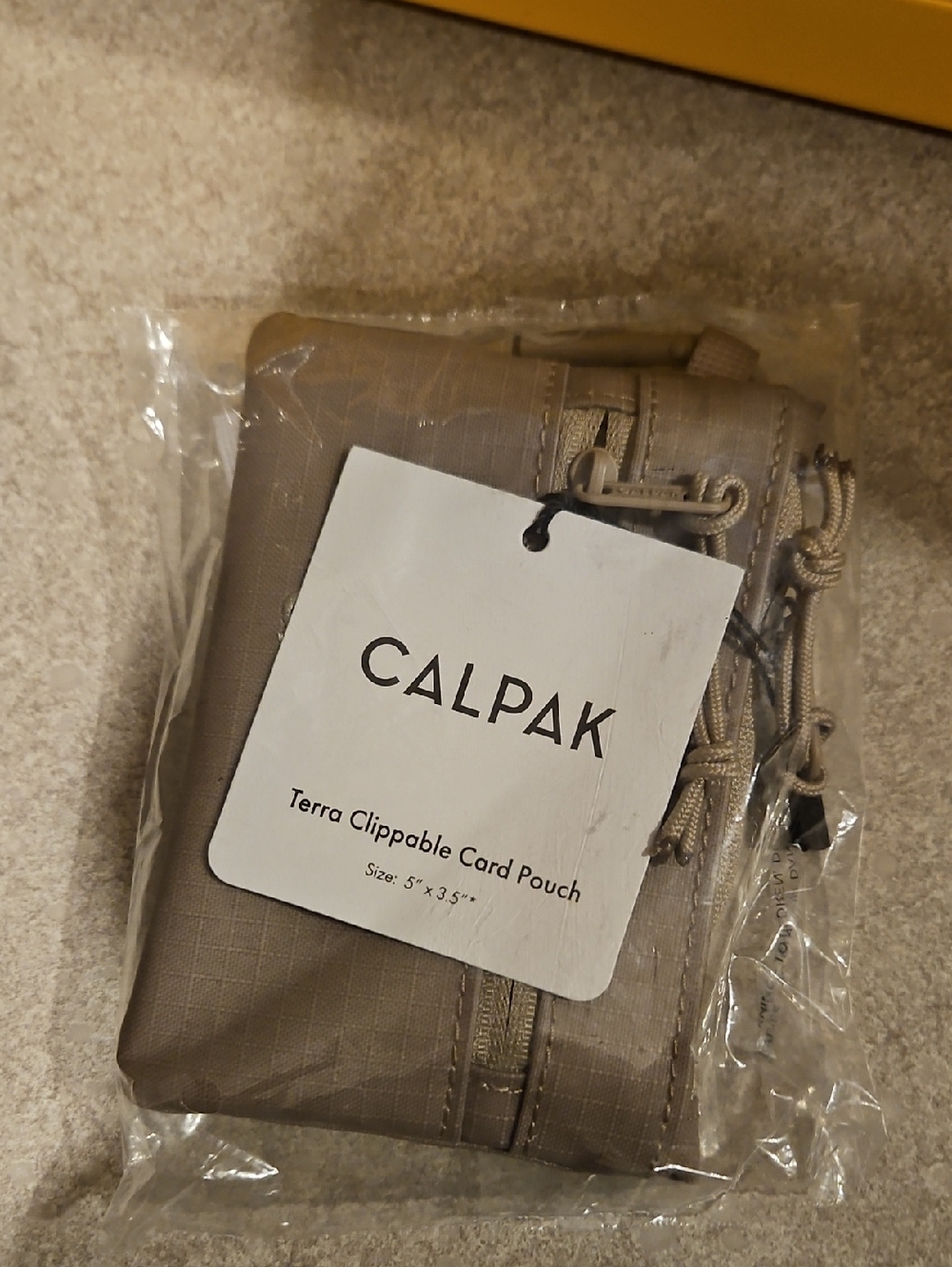 Calpak Terra Clippable Card Pouch - Stone